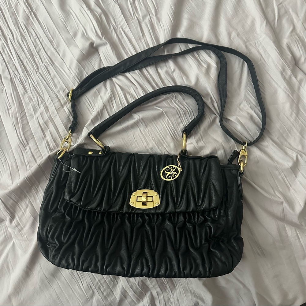 VIETA Fashion || black pleated shoulder bag w/ adjustable strap
